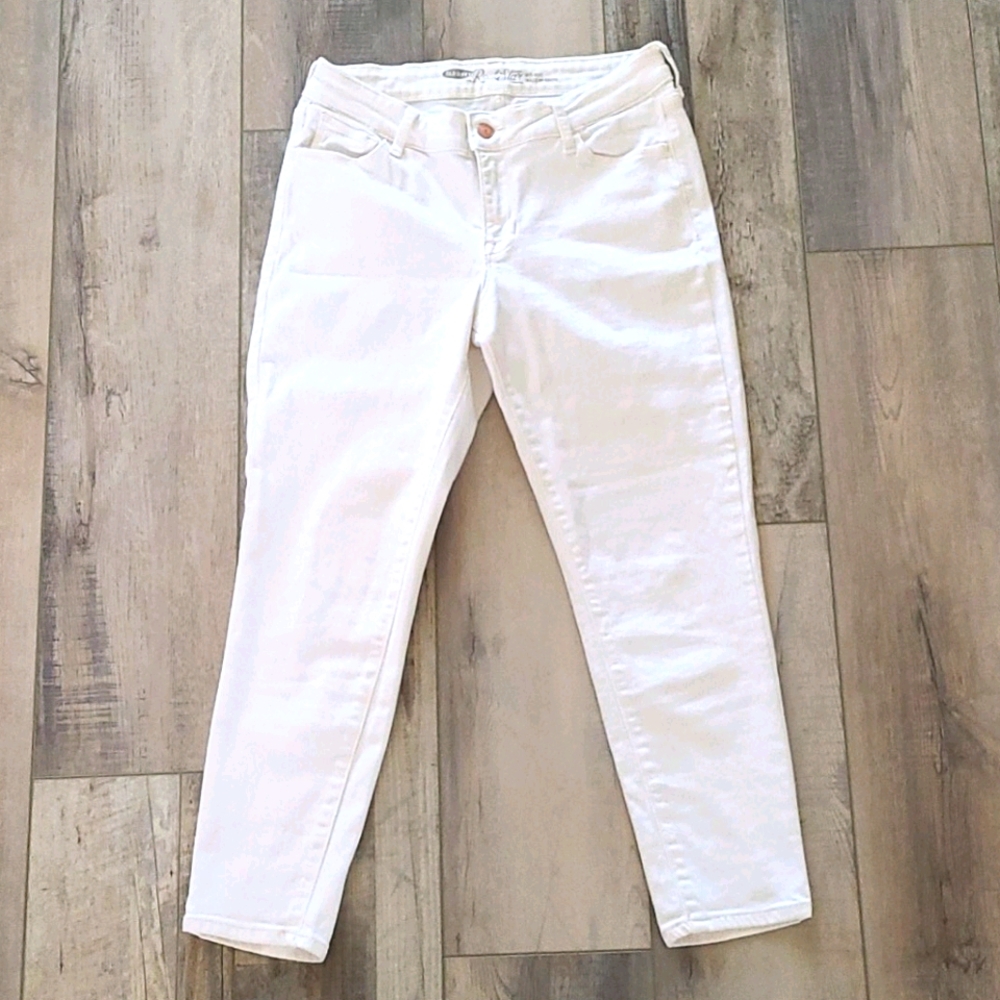 Old Navy 6 White ankle stretch pants jeans